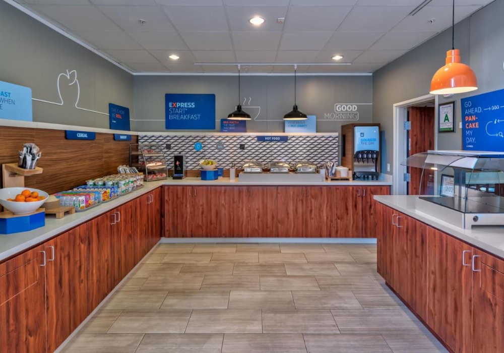Holiday Inn Express Hotel & Suites Minden Image 11